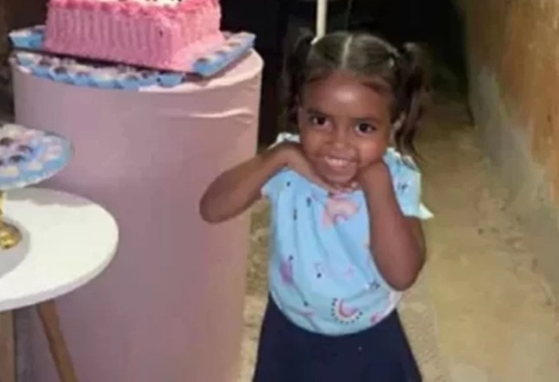 Corpo de menina de 4 anos desaparecida é encontrado em saco de ração; primo é suspeito