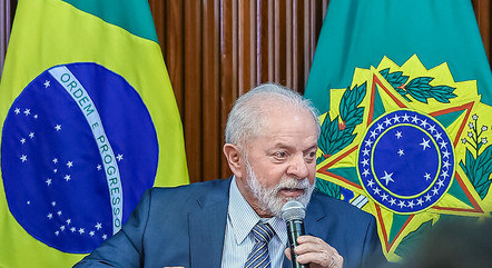 Lula paga R$ 10 bilhões em emendas em 2 dias antes de votações importantes; liberação é recorde histórico
