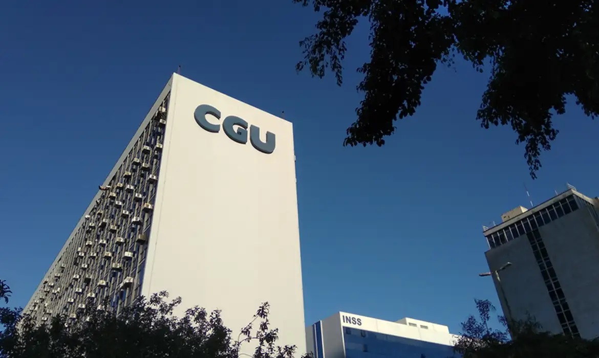 CGU recebe quatro denúncias por dia de corrupção no governo federal
