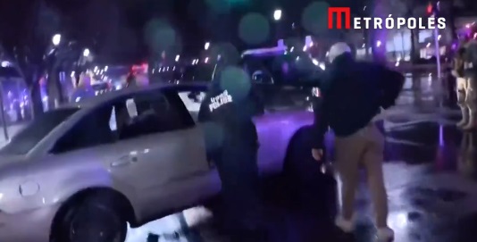 VÍDEO: Motorista bêbado bate em comitiva de Joe Biden; presidente foi retirado do local