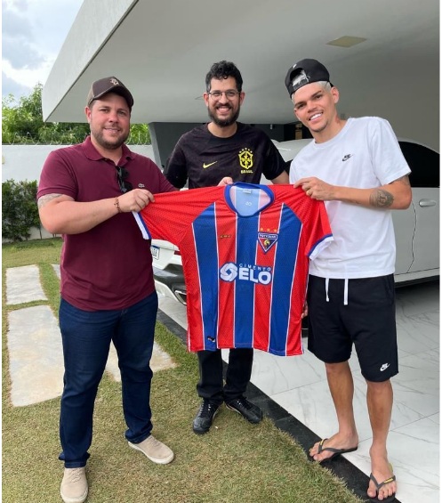 Potyguar recebe apoio de Ayrton Lucas