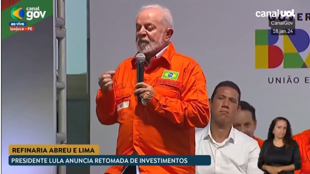 VÍDEO: Ao retomar refinaria, Lula justifica calote da Venezuela e ataca Lava Jato