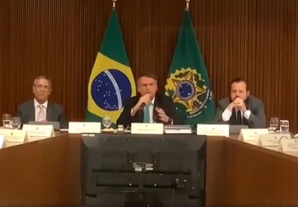 VÍDEO: Em reunião, Bolsonaro pede que ministros ajam antes da eleição